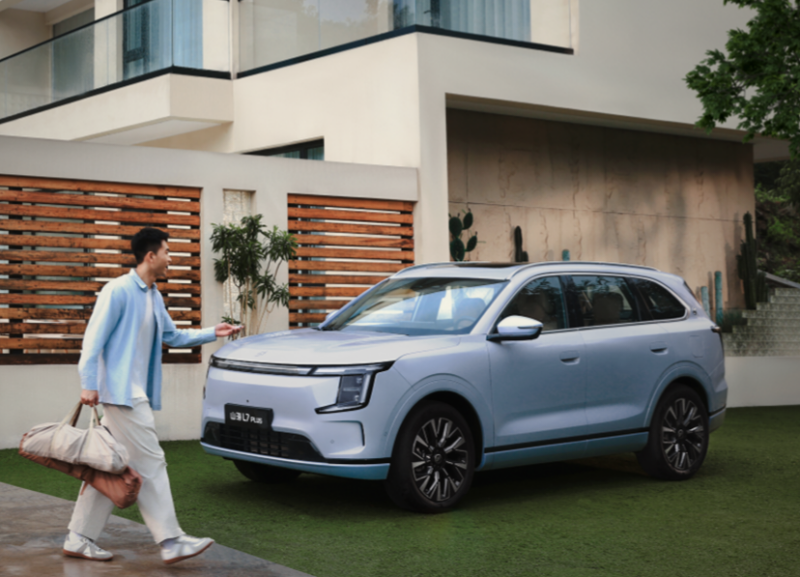 В Китае начались предварительные продажи Jetour Shanhai L7 Plus PHEV с 355 л.с. и запасом хода до 1700 км по цене от 19 500 долларов.