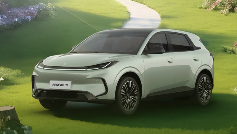В Китае представлен новый электрический хэтчбек BAIC Arcfox T1 с запасом хода 425 км и ценой от 9600 долларов.