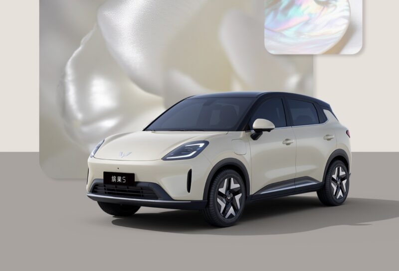 В Китае начались предварительные продажи электромобиля Wuling Bingo S от SGMW с запасом хода 325 и 430 км по цене от 9600 долларов