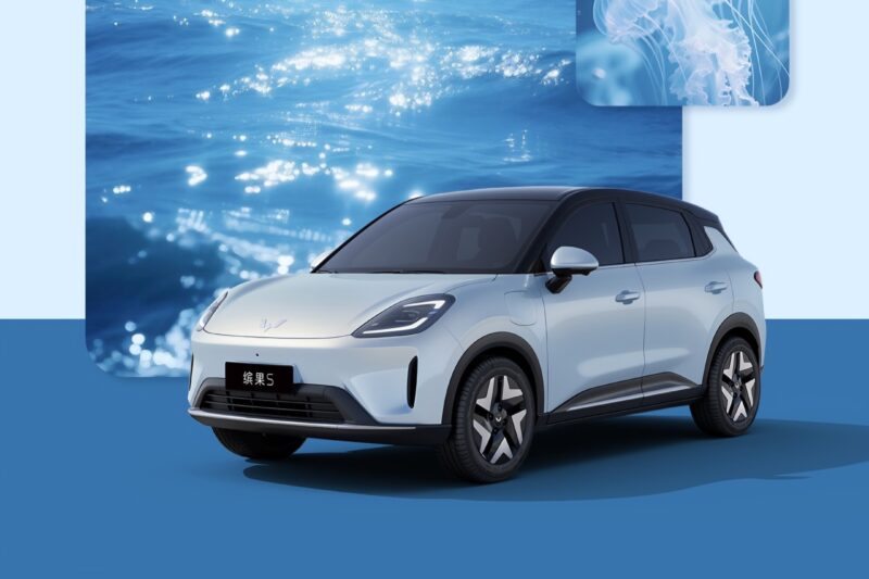 В Китае начались предварительные продажи электромобиля Wuling Bingo S от SGMW с запасом хода 325 и 430 км по цене от 9600 долларов