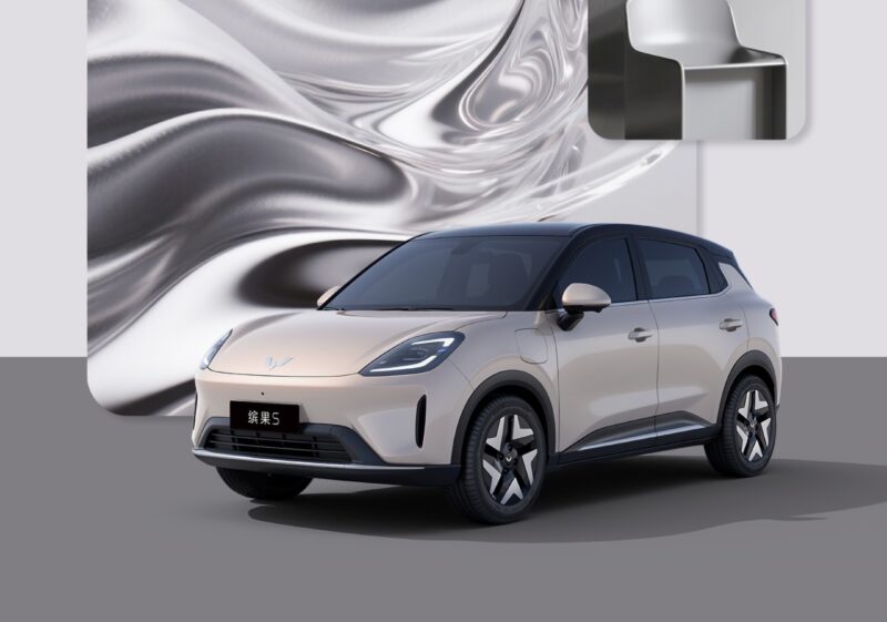 В Китае начались предварительные продажи электромобиля Wuling Bingo S от SGMW с запасом хода 325 и 430 км по цене от 9600 долларов