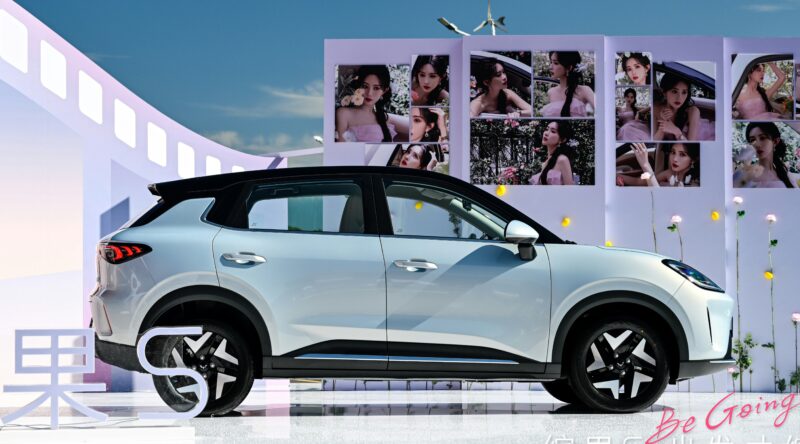 В Китае начались предварительные продажи электромобиля Wuling Bingo S от SGMW с запасом хода 325 и 430 км по цене от 9600 долларов