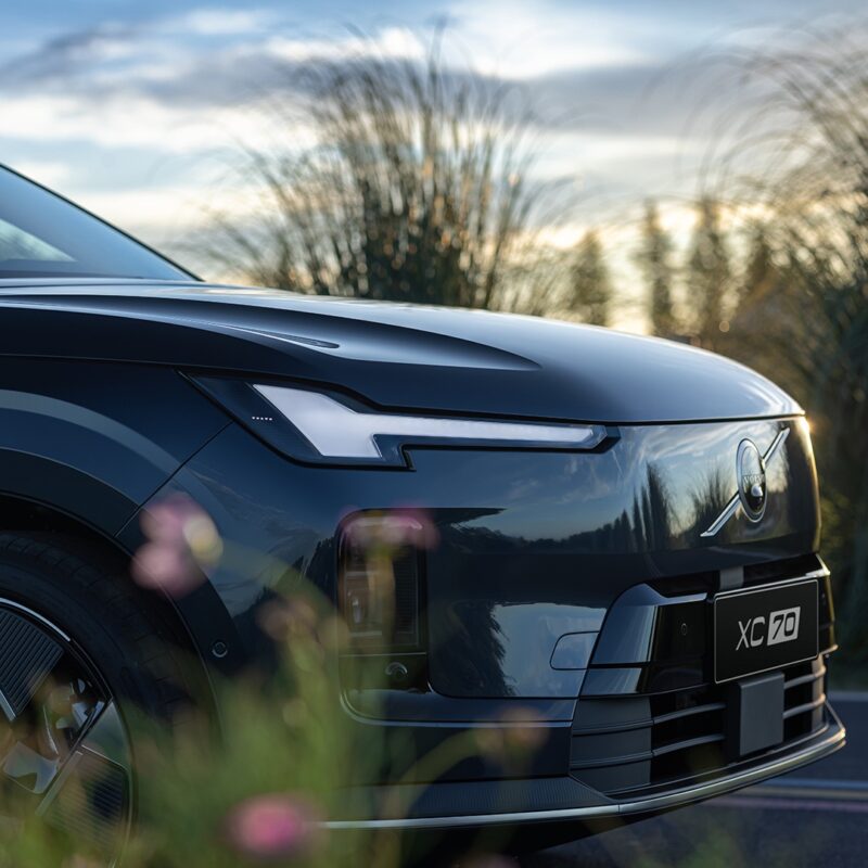 В Китае начались предпродажи гибридного Volvo XC70 местного производства от 41 900 долларов.