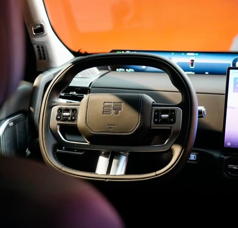 В Китае начались предварительные продажи внедорожника Jetour Zongheng G700 PHEV с 751 л.с. и глубиной преодоления брода 970 мм
