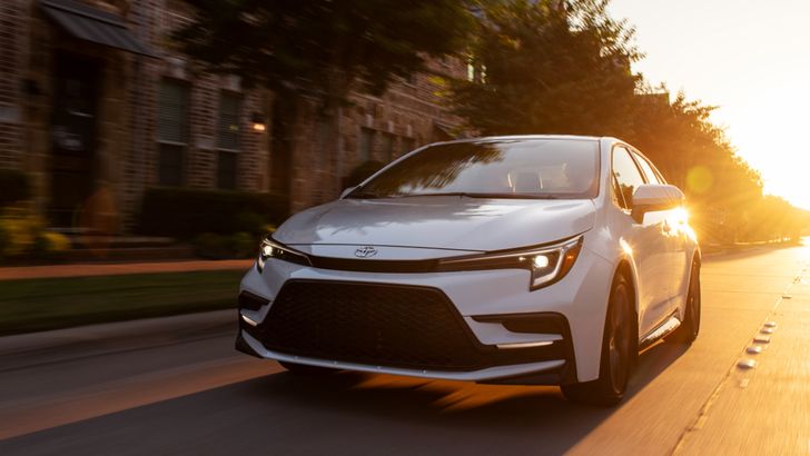 Не Тесла, а не кроссовер: эта модель снова стала самым популярным в мире Не Тесла, а не кроссовер: эта модель снова стала самым популярным в мире