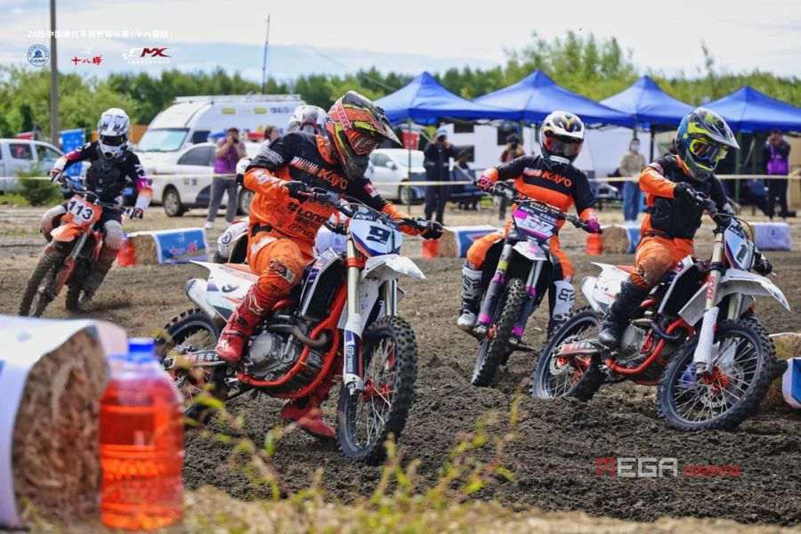 Гоночная команда Kayo выиграла двойной чемпионат в 2025 году CMX Команда гонок Kayo выиграла двойной чемпионат в 2025 году Cmx Kayo Racing Team выиграла двойной чемпионат China Motorcycle News Mega Chinamotor