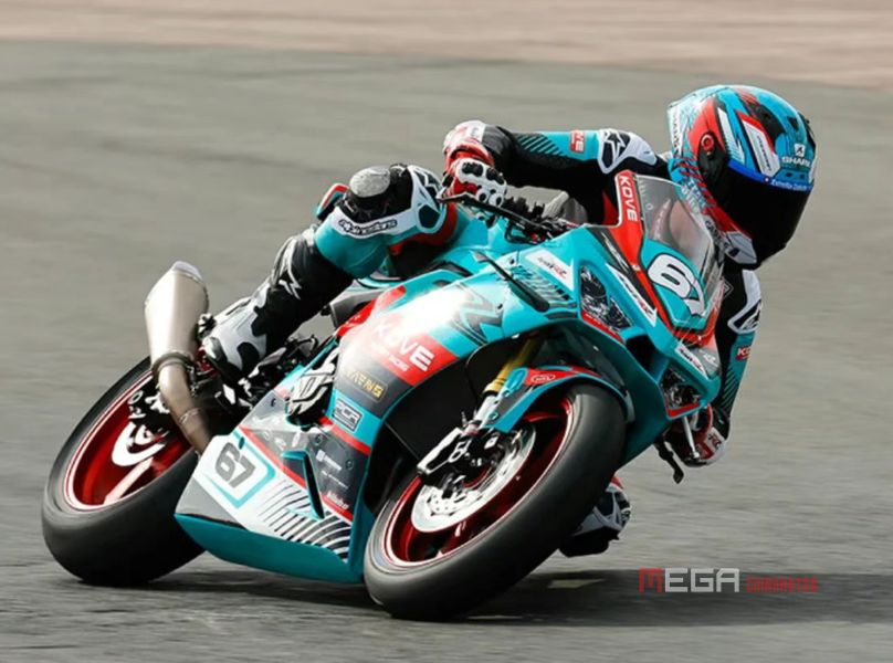 Kove 450RR достиг еще одного успеха - 4 -е место и самое быстрое время круга в BSB Kove 450RR добился еще одного успеха - 4 -е место и самое быстрое время круга в BSB Kove 450RR в BSB China Motorcycle News Mega Chinamotor