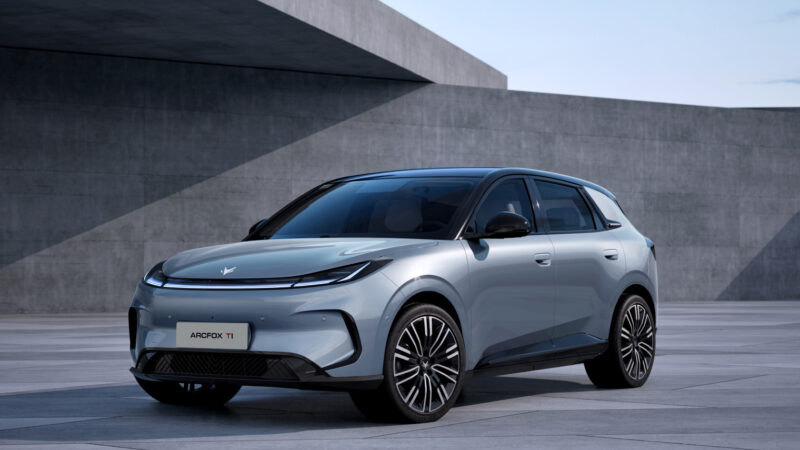 В Китае началось производство Arcfox T1 для увеличения продаж BAIC