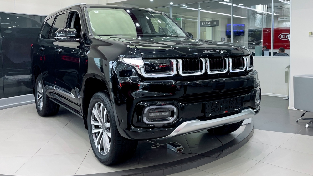 BAIC BJ60 у дилера на стороне новой фронта, чтобы купить логотип рецензирования решетки