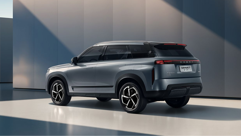 Chery Tiggo 7 High Energy Tiggo 7 Sport на задней части заднего кроссовера Clone Range Rover Evoque