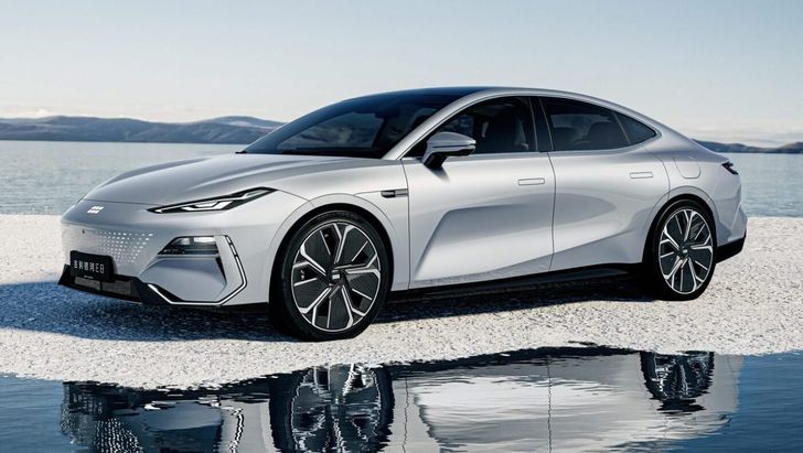 Новую Geely с 45-дюймовым 8К-экраном начали продавать по цене «Лады» Новую Geely с 45-дюймовым 8К-экраном начали продавать по цене «Лады»