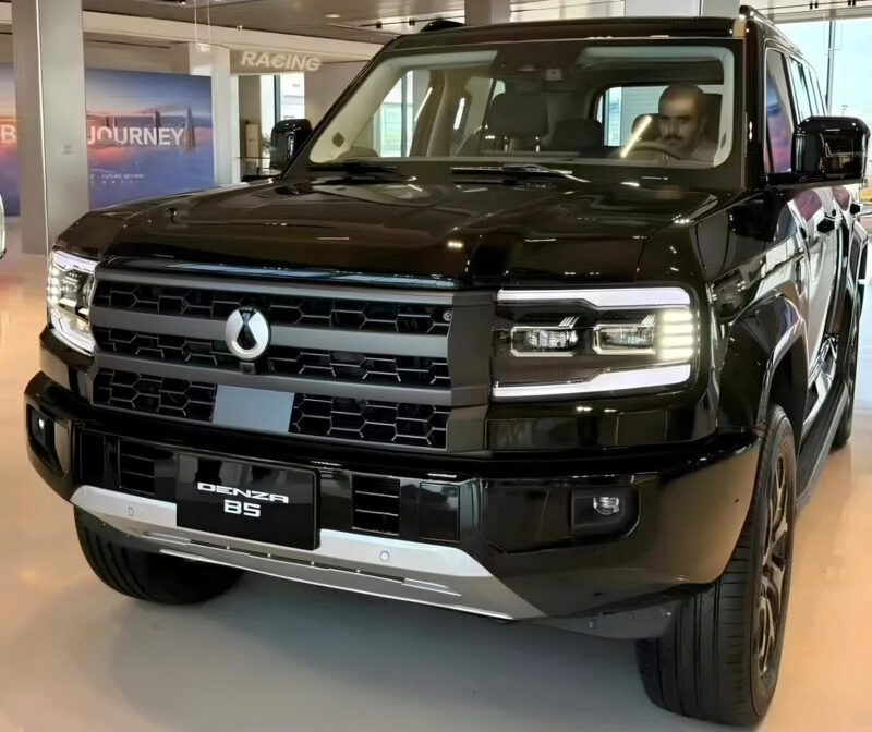 В Китае представлен гибридный внедорожник Denza B8 от BYD для зарубежных рынков