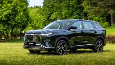 В России начались продажи флагманского кроссовера Dongfeng Huge — названа цена.