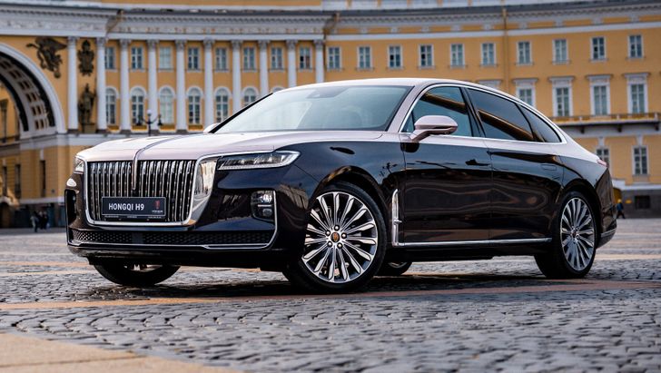 В России резко упали цены на седан Hongqi H9 и минивэн Hongqi HQ9