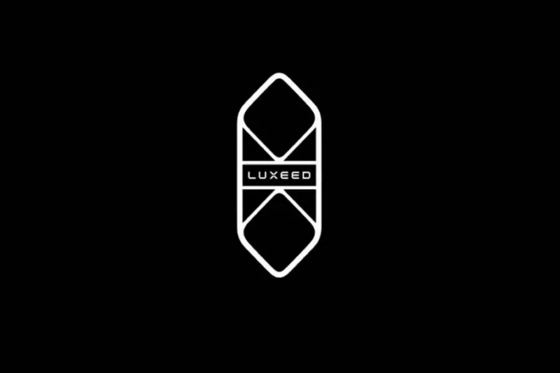 В Китае представлены официальные изображения обновленного Luxeed R7 с новым логотипом бренда от Huawei и Chery