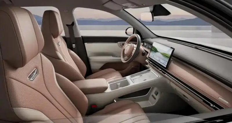 В Китае Wuling при поддержке GM и SAIC показала салон электромобиля Bingo S, конкурента Geely Xingyuan и BYD Seagull