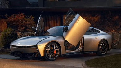 В Китае представлен новый седан Xpeng P7 в версии с дверями-ножницами, эксклюзивной окраской и особенностями