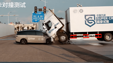 В Китае Li Auto i8 вызвал споры, подняв 8-тонный грузовик во время краш-теста В Китае Li Auto i8 вызвал споры, подняв 8-тонный грузовик во время краш-теста