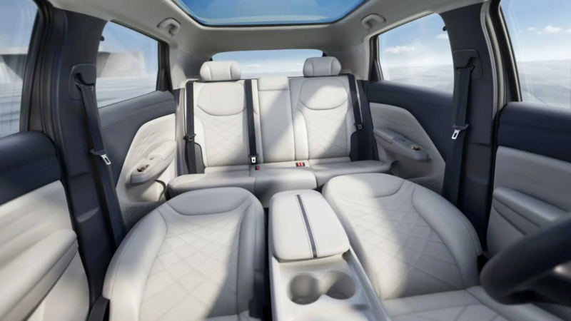 В Китае BAIC показал салон конкурента BYD Seagull — хэтчбека Arcfox T1 класса A0