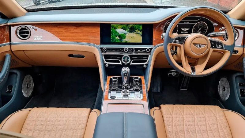 В Китае Geely Zeekr 9X получил аудиосистему Naim, ранее доступную только в Bentley