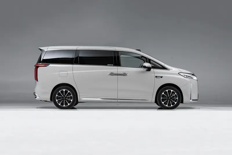 В Китае минивэн Wey Gaoshan 7 PHEV от Great Wall стартует в предзаказе 10 сентября и дебютирует на автосалоне в Чэнду