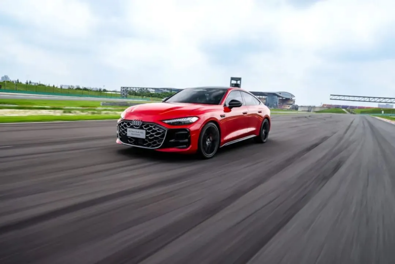 В Китае представлен Audi A5L Sportback — первая модель с ДВС и системой ADAS от Huawei, получившая 9800 заказов в первую ночь