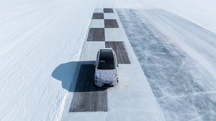 В Китае Volvo XC70 PHEV начнёт предзаказ в конце августа с запасом хода 200 км на электричестве и 1200 км в гибридном режиме