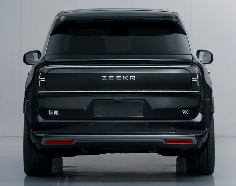 В Китае представлен первый гибрид Zeekr с рекордным аккумулятором PHEV (70 кВт·ч) и массой более 3 тонн