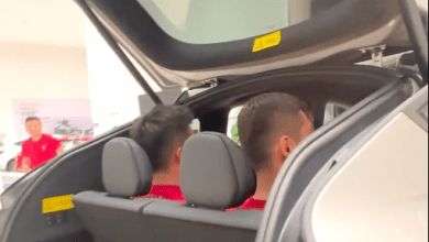 В Китае вице-президент Tesla показал видео, как в Model Y поместились шесть взрослых ростом 180 см, вызвав насмешки автоблогеров В Китае вице-президент Tesla показал видео, как в Model Y поместились шесть взрослых ростом 180 см, вызвав насмешки автоблогеров