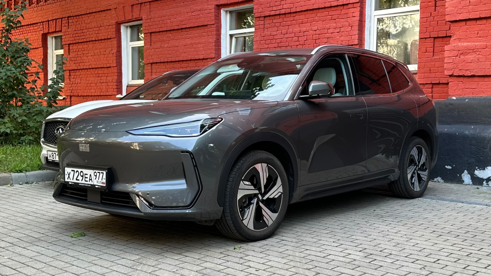 Электромобиль Geely Ex5 на боковой стороне переднего электрического испытательного привода