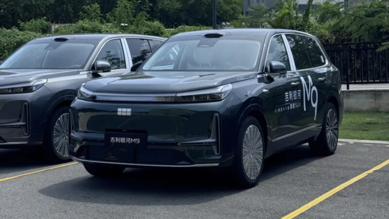 В Китае новый полноразмерный кроссовер Geely Galaxy M9 с 697 л.с. скопился у дилеров перед стартом продаж