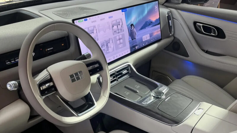 В Китае новый полноразмерный кроссовер Geely Galaxy M9 с 697 л.с. скопился у дилеров перед стартом продаж