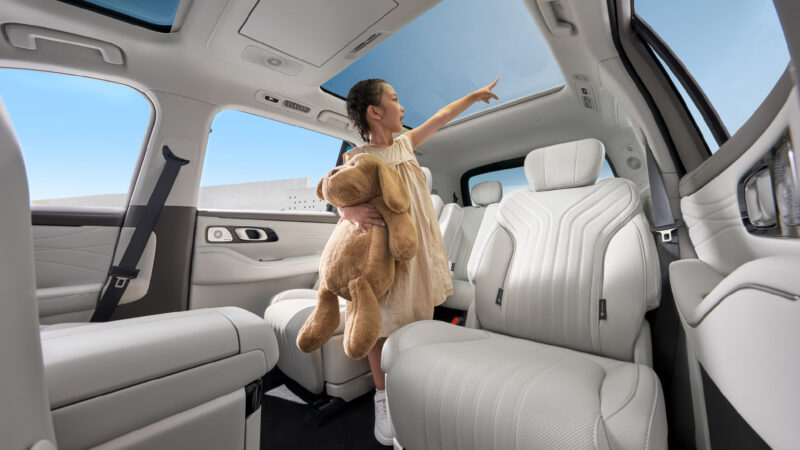 В Китае начались предзаказы на полноразмерный кроссовер Geely Galaxy M9 по цене от 27 040 долларов.