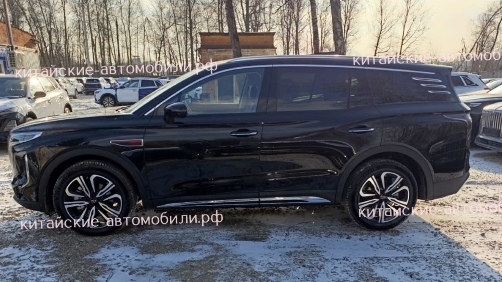 Hongqi HS7 Crossover на стороне