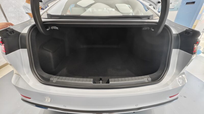 В Китае представлен Geely Galaxy A7 — практичный седан среднего класса со сбалансированными характеристиками