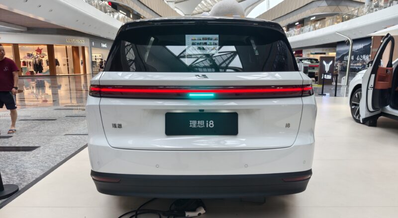 В Китае представлен Li Auto i8: трехрядный электрический внедорожник с дизайном в стиле MPV