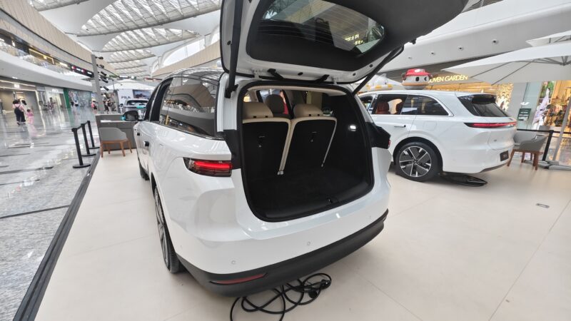 В Китае представлен Li Auto i8: трехрядный электрический внедорожник с дизайном в стиле MPV
