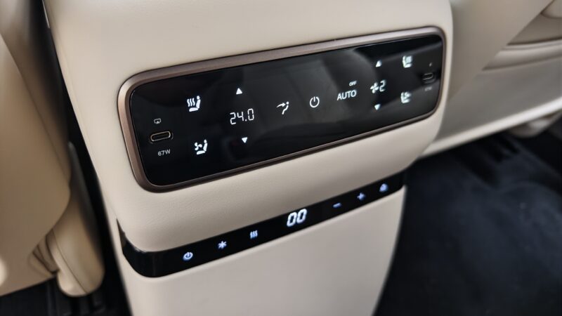В Китае представлен Li Auto i8: трехрядный электрический внедорожник с дизайном в стиле MPV