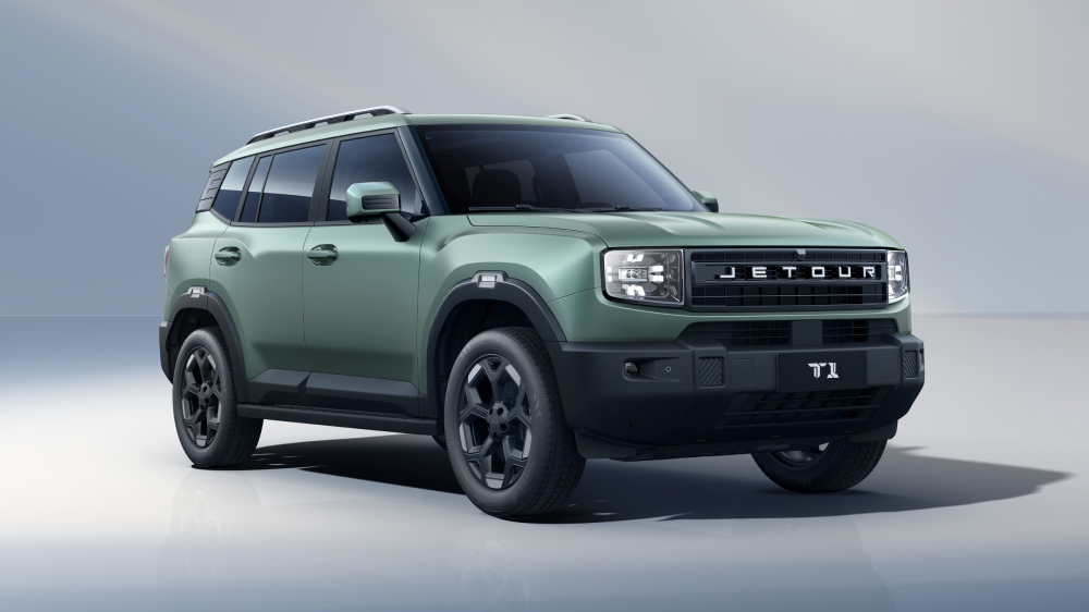 Crossover Jetour T1 на боковой стороне спереди зеленый