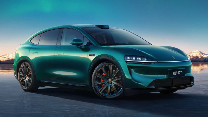 В Китае представлен SUV Luxeed R7 от Huawei и Chery с ценой от 34 800 долларов