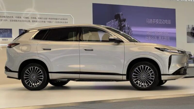 В Китае Dongfeng представит электромобили eπ на твердотельных батареях с платформой 1000В к 2026 году и подтвердил партнерство с Huawei по полноразмерному внедорожнику