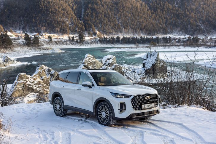 В России начнется производство большого семисеатского кроссовера. Сколько это стоит