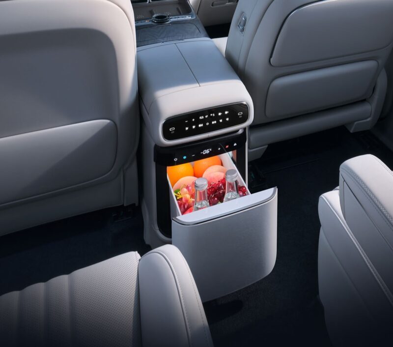 В Китае представлен Geely Galaxy M9 PHEV длиной 5,2 метра с запасом хода до 1505 км по цене от 25 800 долларов