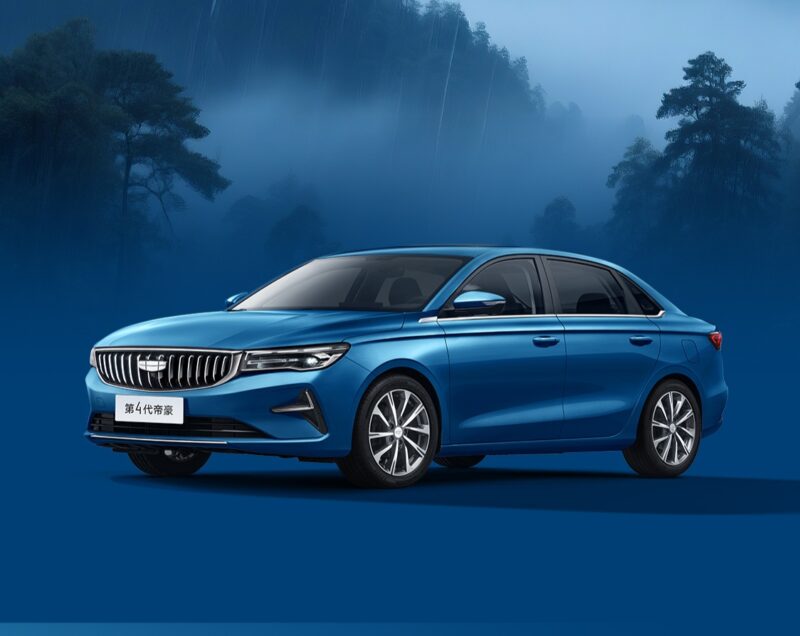 В Китае представлены официальные изображения Geely Emgrand пятого поколения: 4,8 метра в длину и двигатель мощностью 178 л.с.