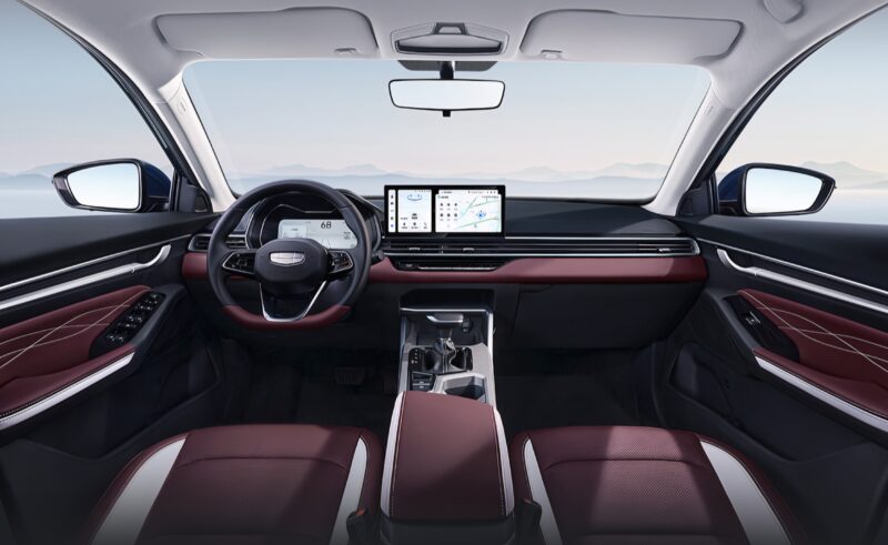 В Китае представлены официальные изображения Geely Emgrand пятого поколения: 4,8 метра в длину и двигатель мощностью 178 л.с.