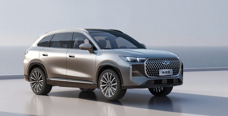 В Китае появились официальные фотографии нового кроссовера среднего размера Chery Tiggo 8