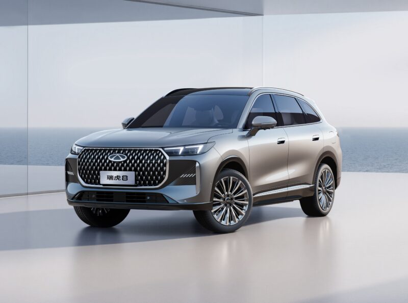 В Китае появились официальные фотографии нового кроссовера среднего размера Chery Tiggo 8