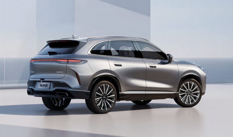 В Китае появились официальные фотографии нового кроссовера среднего размера Chery Tiggo 8
