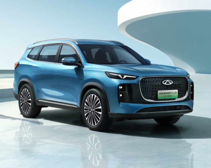 В Китае появились официальные фотографии нового кроссовера среднего размера Chery Tiggo 8