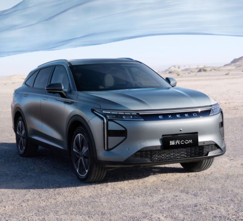 В Китае Chery Exeed Yaoguang C-DM Global Edition PHEV стартует от 19 600 долларов США: запас хода 1400 км, обновленная силовая установка